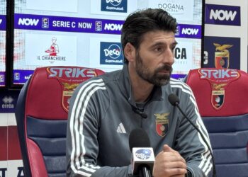 ULTIMA GARA DELL’ANNO. La Casertana cerca i tre punti sotto l’albero, mister Iori: “Classifica bugiarda del Latina, a noi mancano almeno sei punti. Mercato? A Biella…”