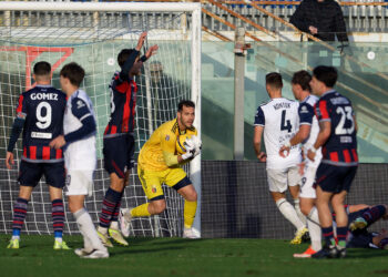 Una Casertana bella e concreta torna con tre punti da Crotone. La fotogallery dell’incontro