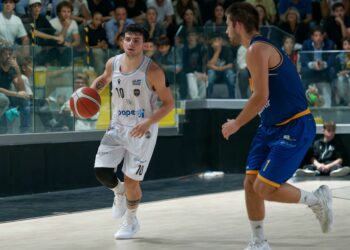 LA JUVECASERTA AL PALAPICCOLO. D’Argenzio guida la riscossa della Paperdì: “Girone d’andata molto positivo. Contro Montecatini altro test da grandi”