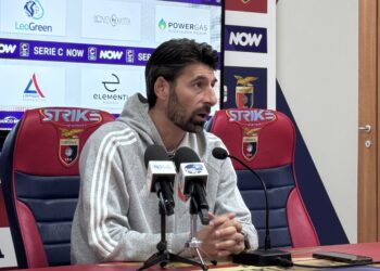 SI RIPARTE. La Casertana sfida la Juve e prepara la risalita, mister Iori: “Avversario tosto ma siamo pronti. Vano pronto al debutto”. Due attaccanti pronti a partire