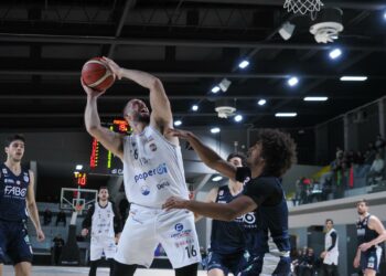 VITTORIA PESANTE. La bolgia del Palapiccolo spinge la Paperdì al successo sulla Fabo Montecatini