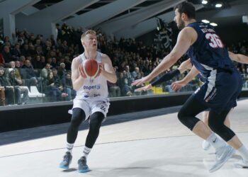 La Paperdì Caserta prepara l’assalto a Livorno, Heinonen: “Di corsa verso i playinn. Avversario ostico ma andremo in Toscana per il colpaccio”