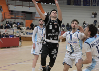 BIANCONERI SCONFITTI E SCAVALCATI. Paperdì Caserta mortificata da Sant’Antimo: per i bianconeri soli 48 punti segnati!