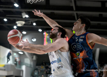 La Paperdì Caserta risorge e regola Jesi: salvezza matematica e playin ancora possibili