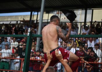 IL TRIONFO. Capolavoro Real Normanna, Modica al tappeto e i granata volano in serie D