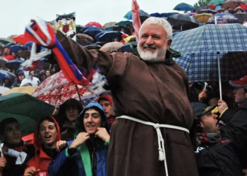Addio Padre Fedele, anche Caserta piange il prete cosentino gemellato con i falchetti