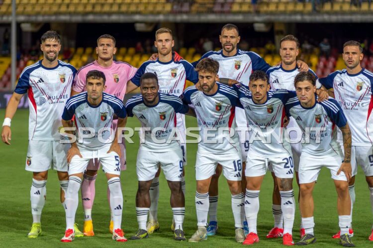 I rossoblù al Vigorito (Foto Scialla)