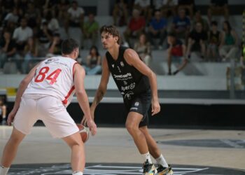 La Paperdì Caserta cede al fotofinish contro la Virtus Roma, ma i bianconeri strappano applausi