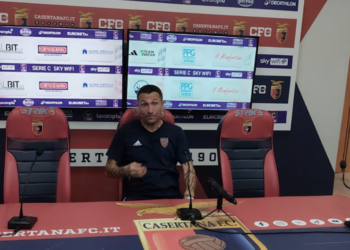 Cosenza, Buscè guarda avanti: “Casertana degno avversario. Non era facile ma abbiamo una buona base per crescere”
