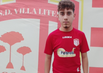 Villa Literno, sulla sinistra firma un classe 2007