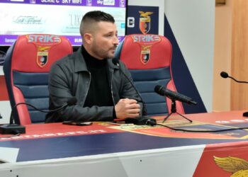 SALA STAMPA. Coppitelli esalta la Casertana: “Soffrire, reagire, vincere: questa è una squadra vera”