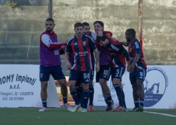 Aggancio e sorpasso in 45′, il derby del Pinto è della Casertana. La fotogallery del successo sulla Cavese