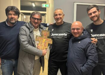 Don Stefano Giaquinto in visita alla Paperdì Juvecaserta