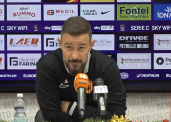 LA VIGILIA. Benevento, Floro Flores: “Non ho paura di niente, solo rispetto per la Casertana che ha le carte per vincere il campionato. Sbagliai ad accettare Caserta”