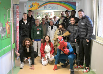 VIDEO. Sport, sorrisi e solidarietà nel reparto di pediatria a Caserta con la Paperdì Juvecaserta