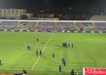 Casertana-Crotone si parte alle 20.30. Arrivano le formazioni ufficiali, novità per i falchetti