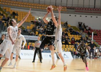 VIDEO. La Paperdì Caserta sbanca il Palatiziano e torna al secondo posto. Gli highlights dell’incontro