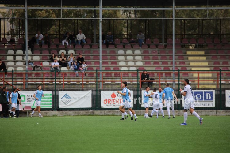 L'esultanza di Liguori dopo il gol