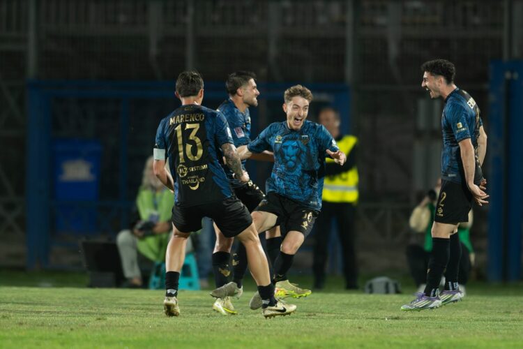 Il Latina festeggia la vittoria (Foto Scialla)