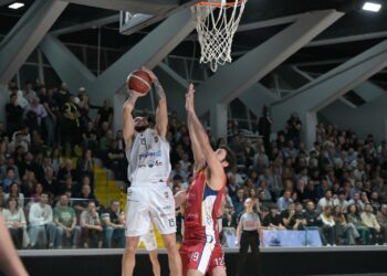 VIDEO. A Caserta non si passa. La Paperdì batte Roma e l’aggancia al primo posto. La sintesi dello straordinario successo bianconero