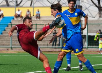 Ischia e Aversa danno spettacolo al ‘Mazzella’ e il derby finisce in parità